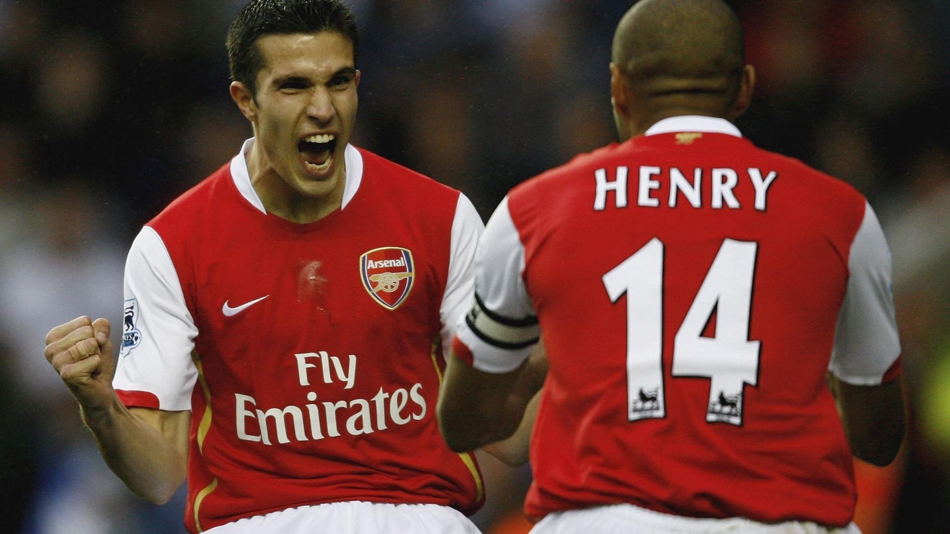 爱游戏官方-争议事件集锦:赛场上的“黑洞”时刻,球场黑洞